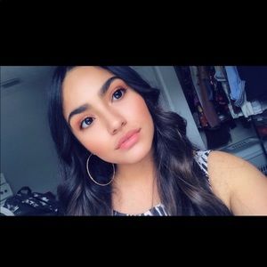 Meet your Posher, Naishely